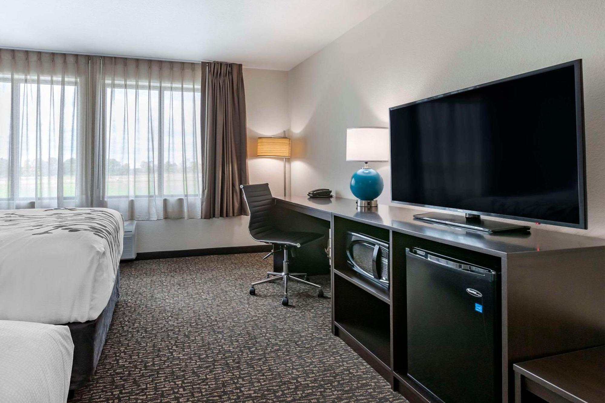 Sleep Inn & Suites Milwaukee-Franklin Franklin  エクステリア 写真